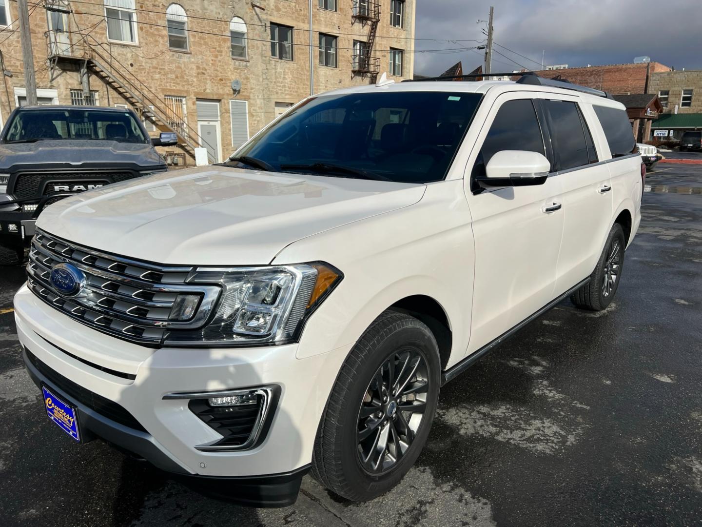 2019 WHITE /Charcoal Ford Expedition Limited 4WD (1FMJK2AT6KE) with an 3.5L V6 F DOHC 24V engine, automatic transmission, located at 116 5th Avenue South, Lewistown, MT, 59457, 47.063877, -109.427879 - Discover Exceptional Luxury with the Pre-Owned 2019 Ford Expedition Max Limited 4WD! Key Features: Limited Trim - Experience the epitome of sophistication and premium features. 4WD Capability - Conquer diverse terrains with confidence and control. Spacious Interior - Accommodate your entire - Photo#6